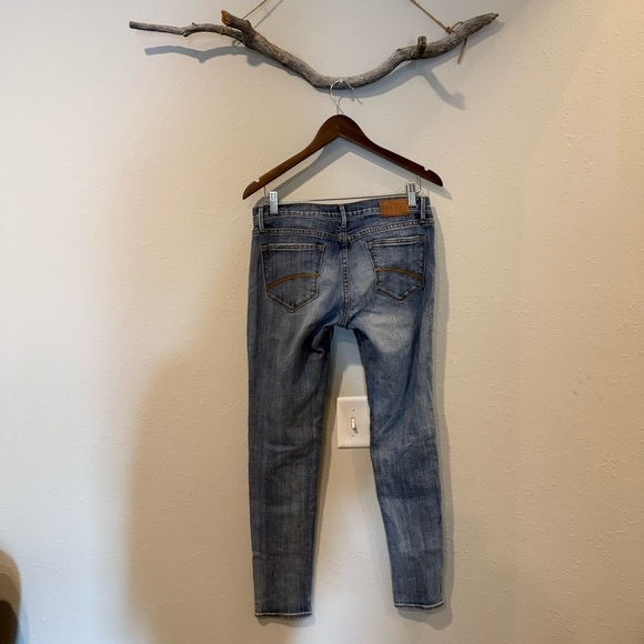 Driftwood Floral Embroidered Marilyn Jeans - Picture 4 of 9